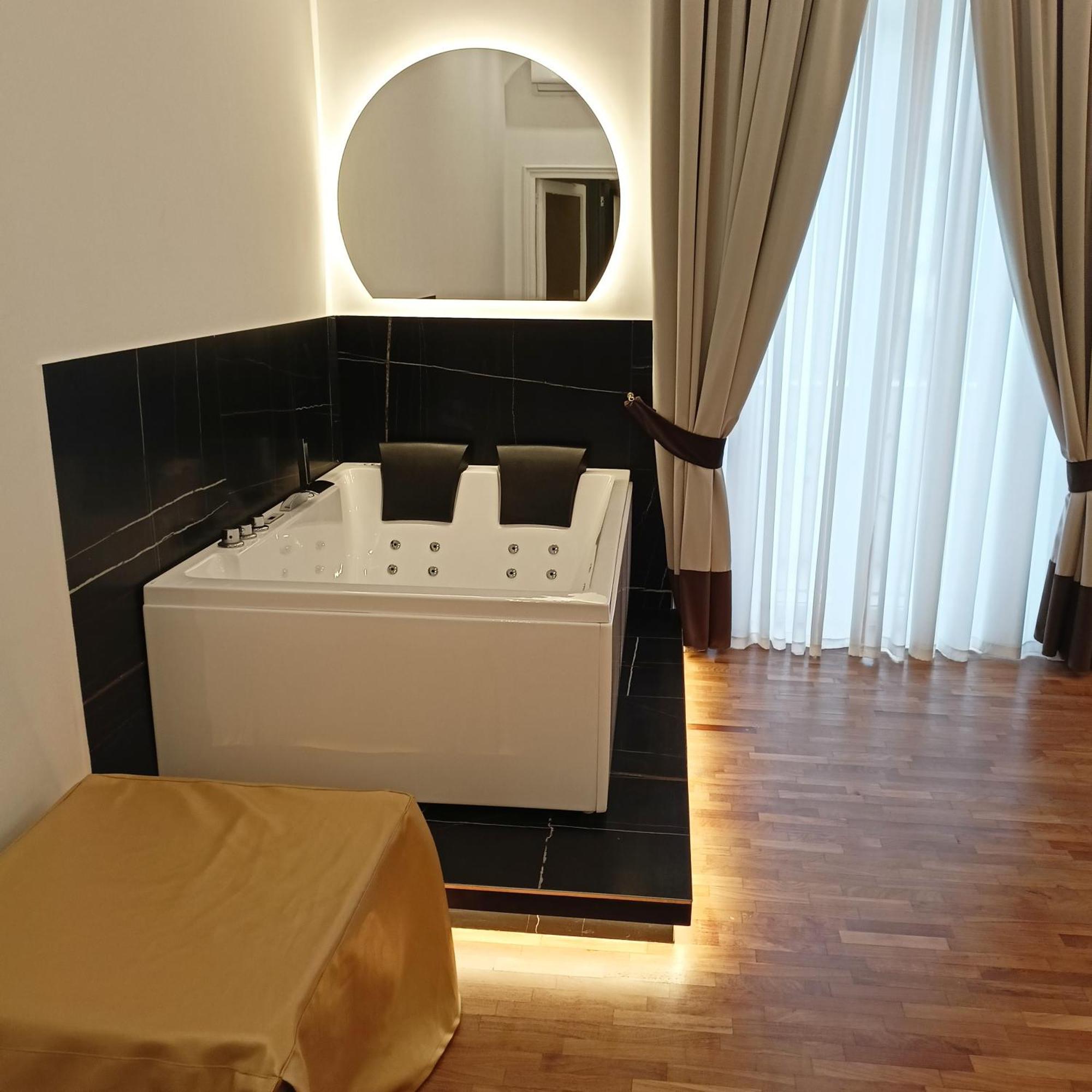 La Lepre Bovio Hotel Napoli Bagian luar foto